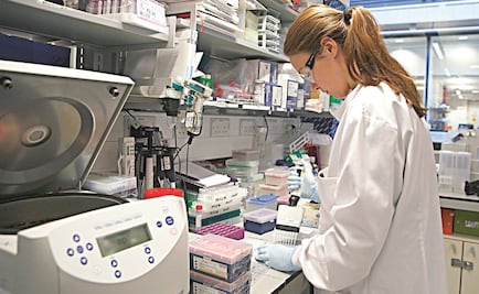 Ébola puede sobrevivir hasta 9 meses en hombres