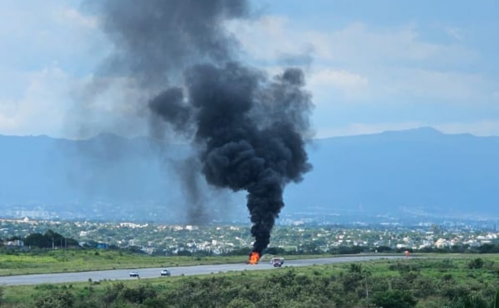 Aeronave se accidenta durante aterrizaje en aeropuerto de Cuernavaca, Morelos (16/08/2025). Foto: Especial