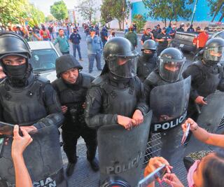 En Jalisco impiden protesta amedrentando