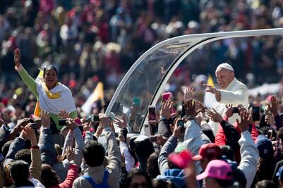 Reanudan servicio en Metrobús tras paso del Papa