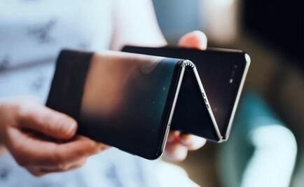 TCL prepara teléfono plegable de tres pantallas "en zeta"