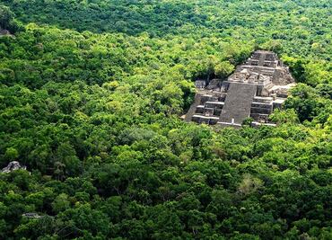 Influencer se mete a Calakmul de noche y el INAH responde