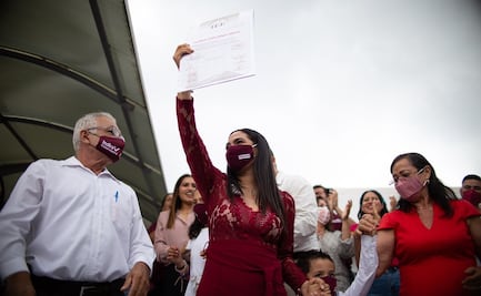 Indira Vizcaíno recibe constancia de mayoría como gobernadora de Colima