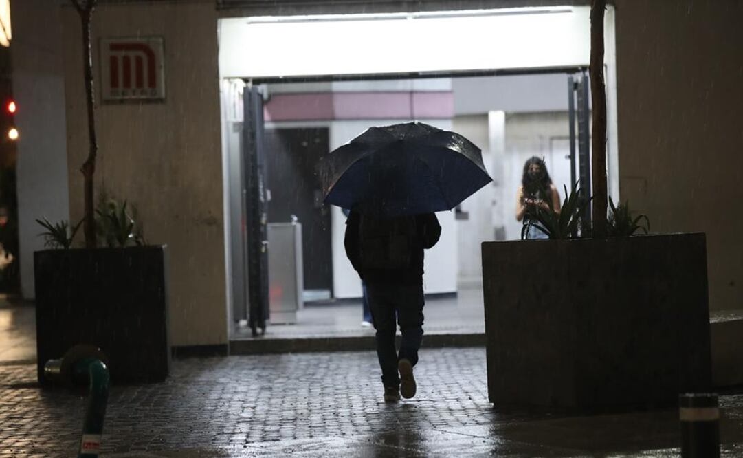El Sistema de Transporte Colectivo Metro (STC) de la Ciudad de México informó que diez líneas del Metro se encontraban trabajando con "marcha de seguridad" lenta debido a la lluvia. Foto: Valente Rosas / EL UNIVERSAL