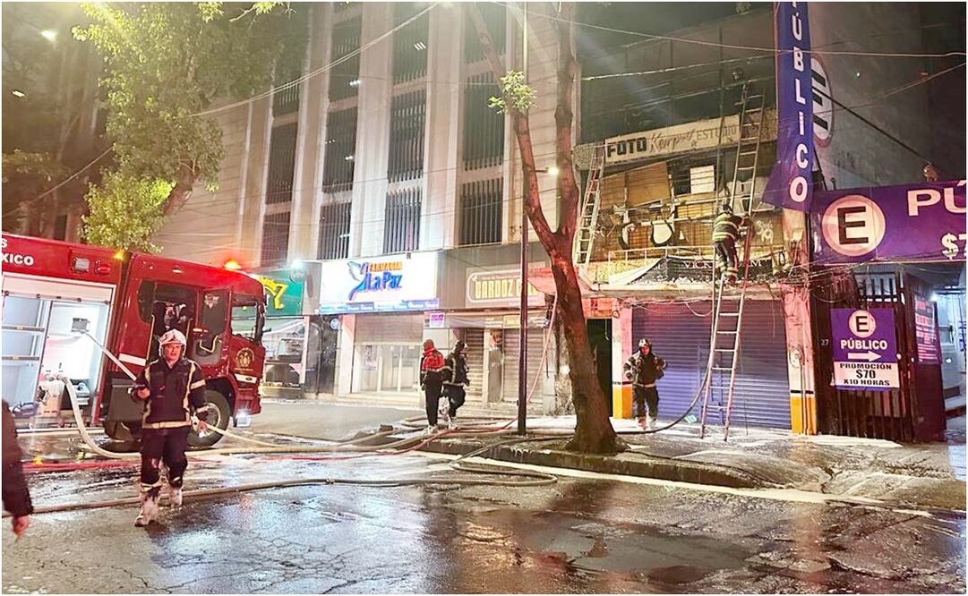 Incendio en Arcos de Belén. Foto: Victoria Carrillo/ELUNIVERSAL