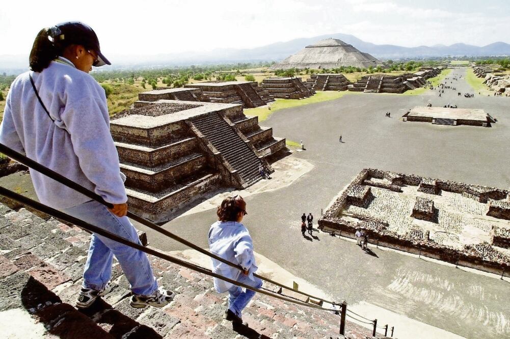 Desempeño. Pese a que en 2017 se registraron récords de ingresos, el consumo realizado por viajeros nacionales y extranjeros hasta septiembre pasado registró una tendencia negativa. (ARCHIVO EL UNIVERSAL)