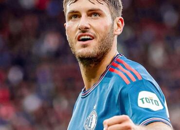 Tercera titularidad consecutiva para Santiago Giménez con el Feyenoord