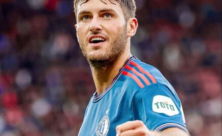 Tercera titularidad consecutiva para Santiago Giménez con el Feyenoord