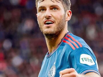 Tercera titularidad consecutiva para Santiago Giménez con el Feyenoord