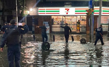 Intensas lluvias generan múltiples encharcamientos y afectaciones viales en varias alcaldías de CDMX; cae árbol en Benito Juárez