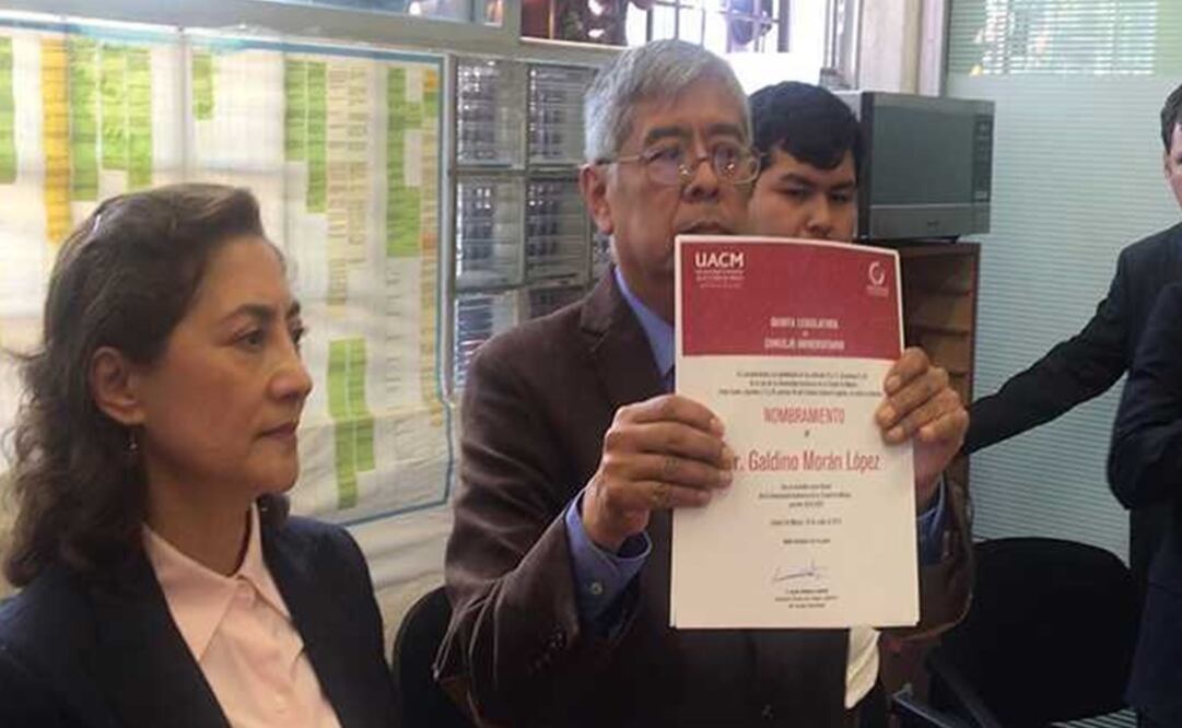 En medio de inconformidad  en contra del proceso electoral, Galdino Morán López, tomó protesta como rector de la UACM.  (Fotografía: Especial)