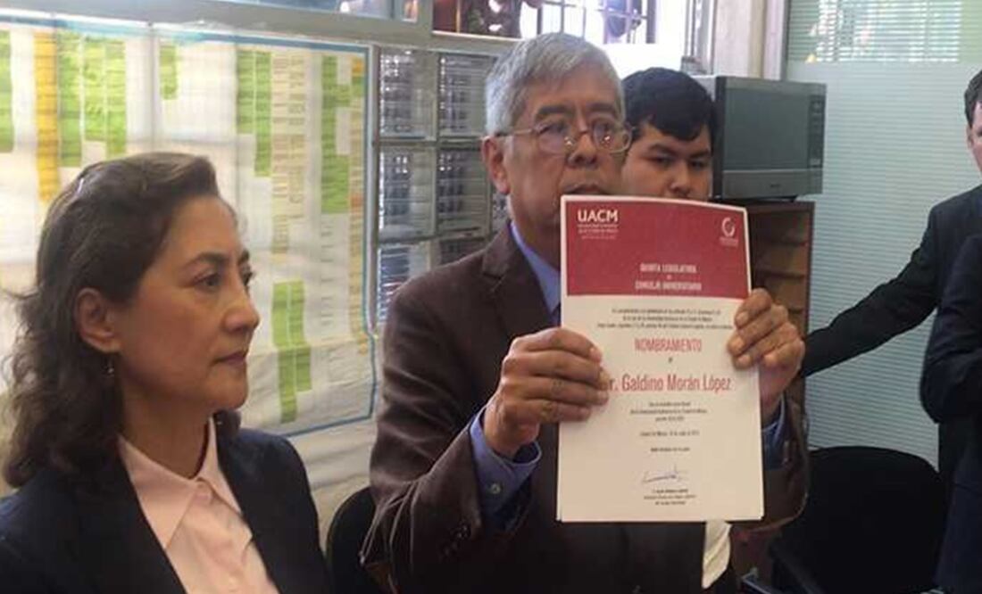 En medio de inconformidad en contra del proceso electoral, Galdino Morán López, tomó protesta como rector de la UACM. (Fotografía: Especial)