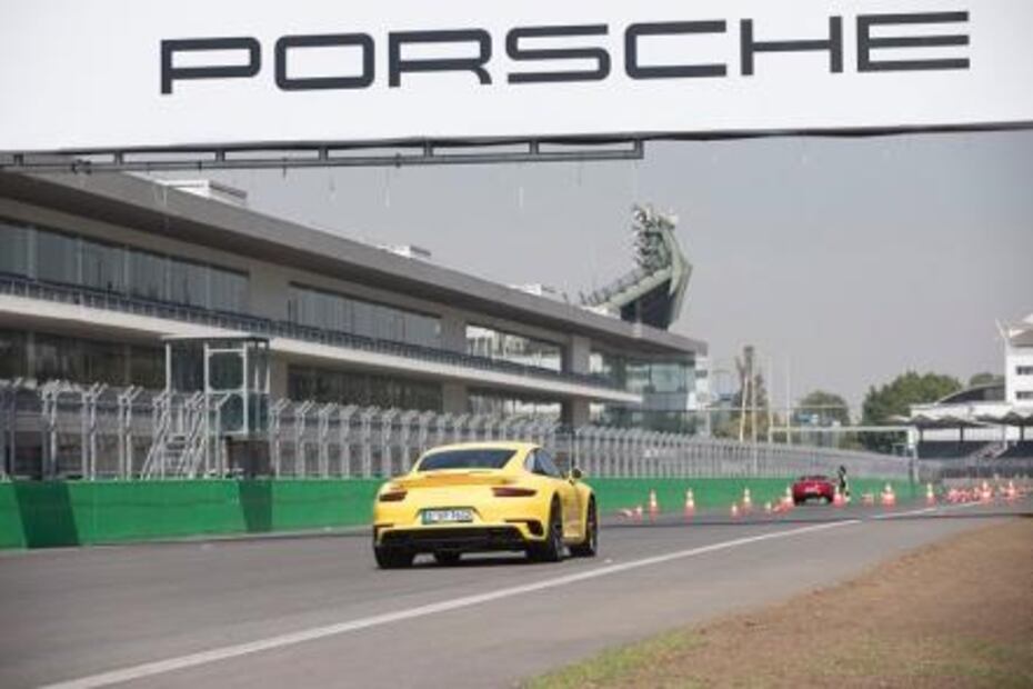 Porsche inaugura el Driving Experience México