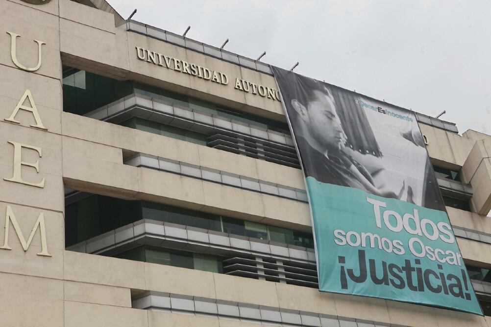 La UAEM inició una campaña en apoyo a Óscar en sus instalaciones y las redes sociales. La Rectoría anunció que solicitaron los videos a los aeropuertos de Argentina, Perú y Colombia para recabar pruebas en favor del universitario (JORGE ALVARADO)