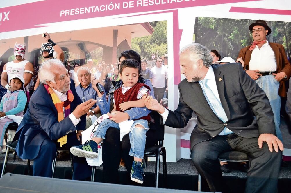 Para 2017 autoridades prevén que beneficiarios superen los 325 mil a los que se llegó en 2016 con esta ayuda de turismo social. (SECTUR CDMX)