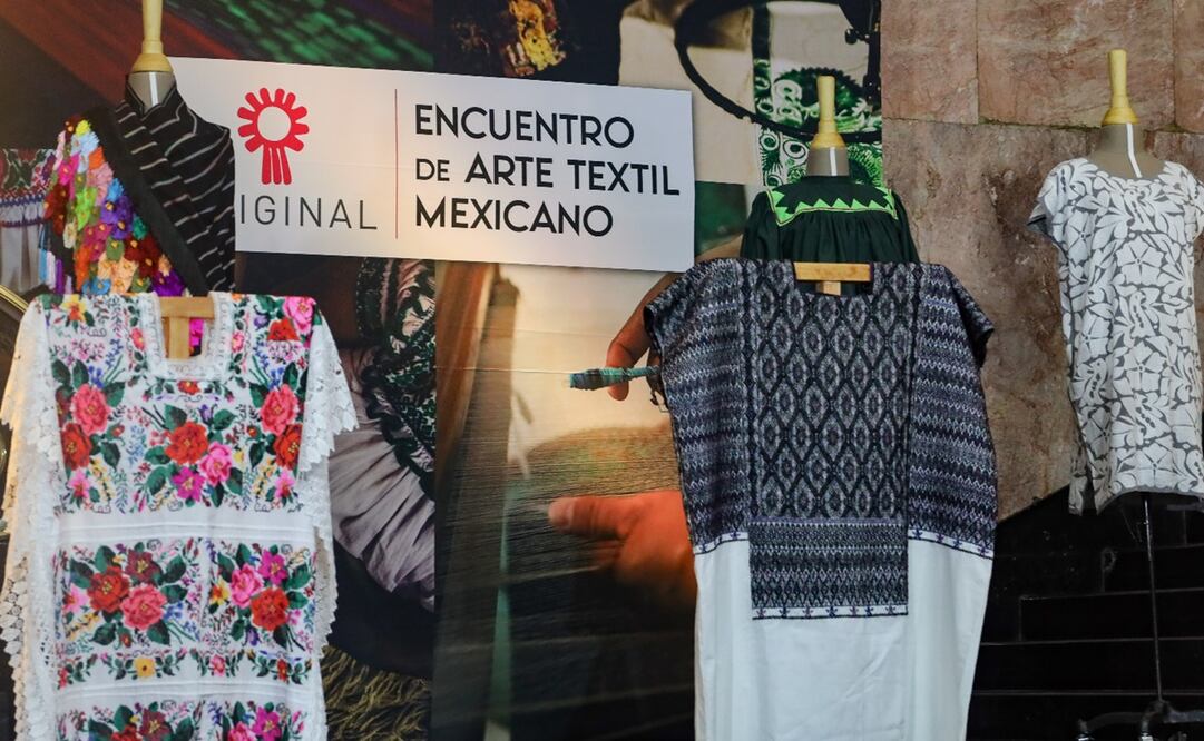 Conferencia de prensa por Original, Encuentro de arte textil mexicano, en el vestíbulo del Palacio de Bellas Artes.
Foto: Hugo Salvador/ El Universal