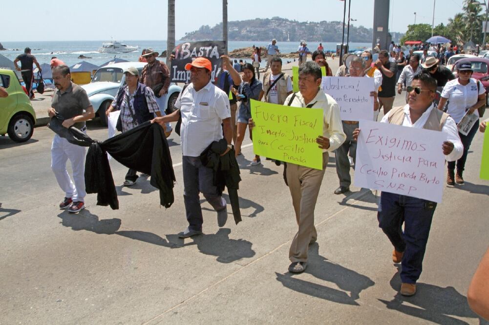Reporteros marcharon ayer en Guerrero para exigir justicia por el asesinato del comunicador Cecilio Pineda (BERNANDINO HERNÁNDEZ. CUARTOSCURO)