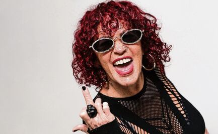 Kenny Avilés se eleva como “diosa del rock”