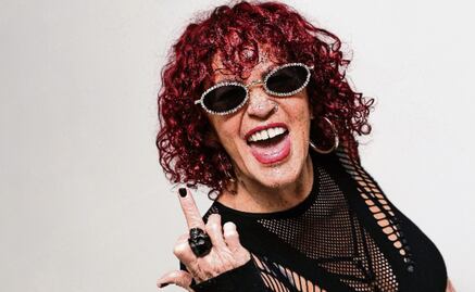 Kenny Avilés se eleva como “diosa del rock”