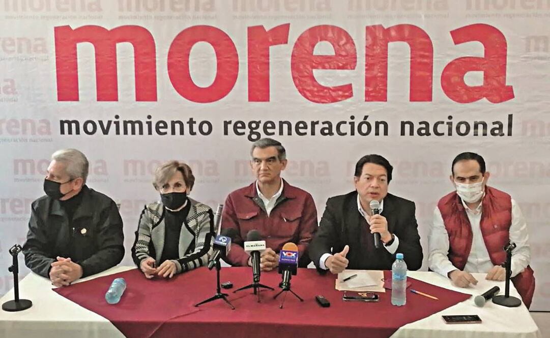 El dirigente nacional de Morena, Mario Delgado, entre otros políticos como Américo Villarreal, explicaron en una conferencia en Tamaulipas el método de elección interno. Foto: Tomada de Twitter.