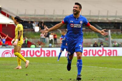 Cruz Azul derrota a Lobos y termina invicto en el Azteca