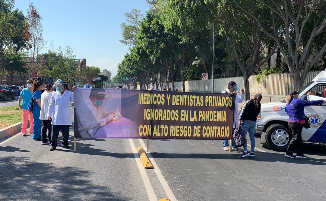 “Médicos y dentistas privados hemos sido ignorados en la pandemia y tenemos alto riesgo de contagio, el sector privado, siempre olvidado”, gritan los profesionales de la salud. Foto: Especial