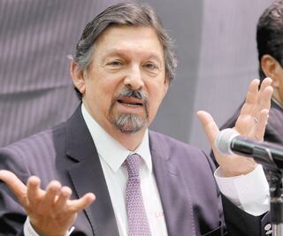 Desde el Senado defienden a Napito Jr.