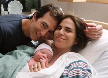 Karla Souza presume a su hija tras 33 horas de parto