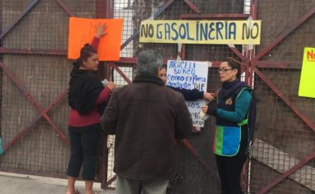 Se manifiestan por instalación de gasolinera cerca de centros educativos en Neza