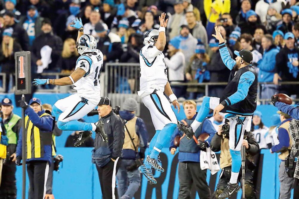Los Panthers lucieron su superioridad sobre Arizona a placer y lo festejaron en grande con su afición (DAVID J. PHILLIP. AP)