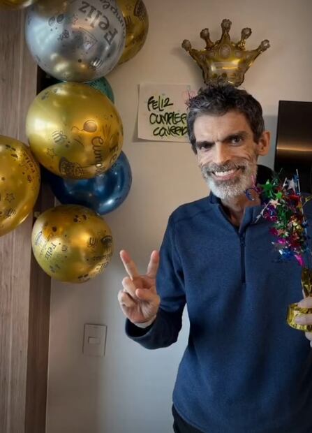 El actor Conrado Osorio en la última publicación que compartió en sus redes sociales. Celebró su cumpleaños rodeado de su familia.