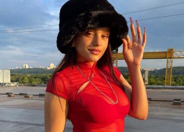 Rosalía sorprende con un cambio de imagen, ahora es pelirroja