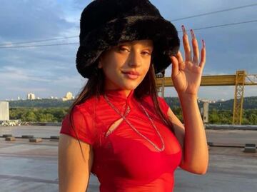 Rosalía sorprende con un cambio de imagen, ahora es pelirroja