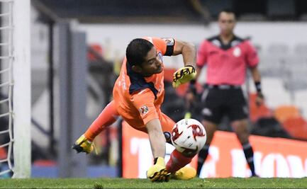 Corona ataja penalti y Cruz Azul gana al América