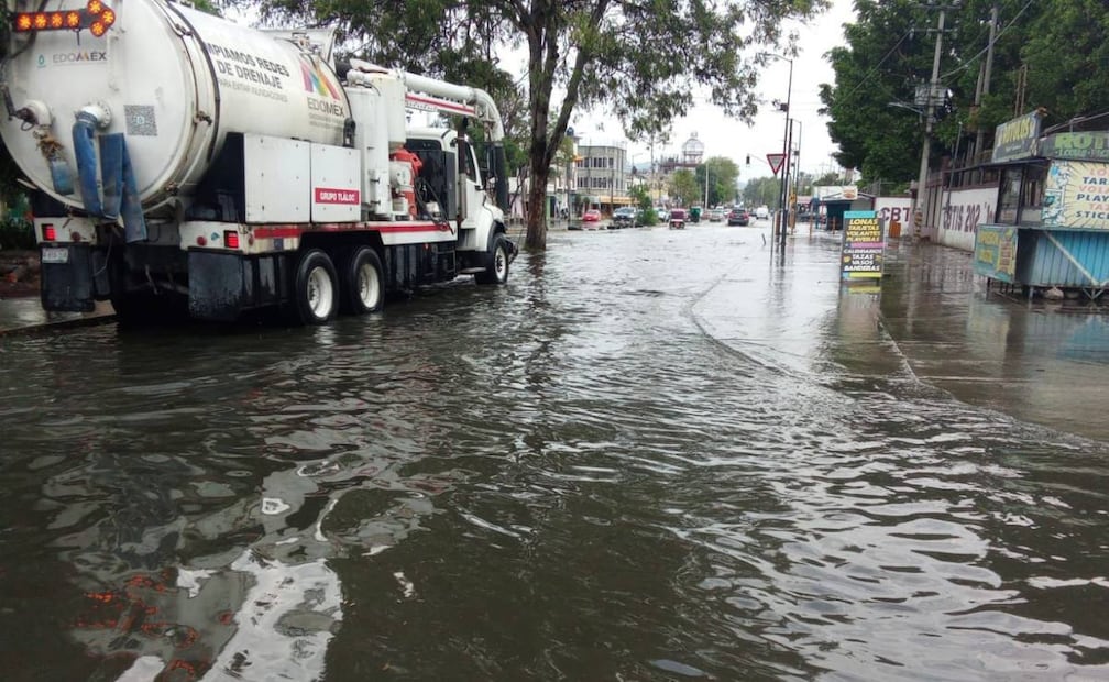 Vialidades inundadas en Ecatepec. Foto: Especial