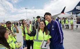 Mundial 2026: selección de Corea del Sur arriba a Guadalajara; mariachis y fans los reciben en el aeropuerto