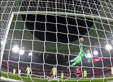 La espectacular atajada de Ter Stegen frente al Athletic