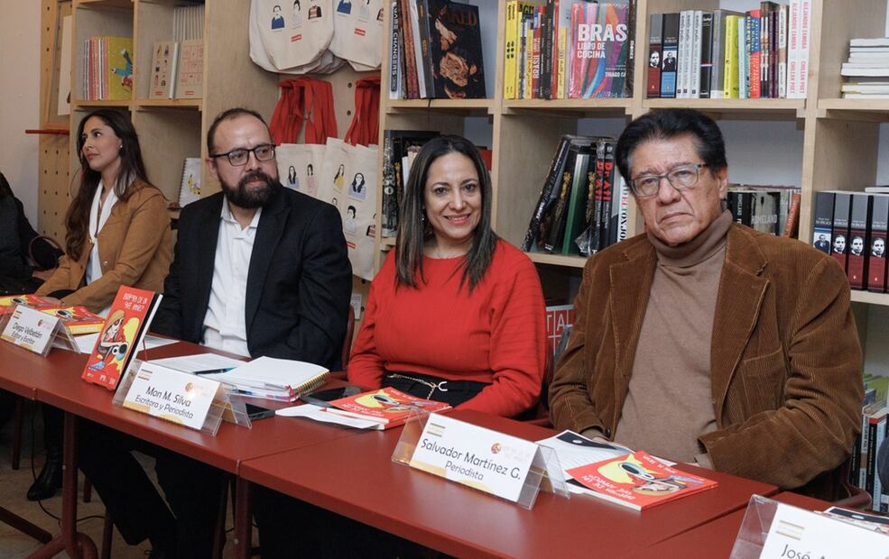 Mon M. Silva publica "Bitácora de un café amargo".
Foto: Yaretzy Osnaya / EL UNIVERSAL