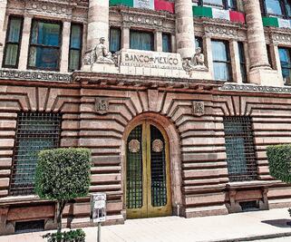 Aumenta la salida de capital de mexicanos