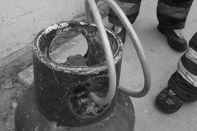 Mueren hombre y niña de 13 años por inhalación de gas mientras dormían en Tecámac