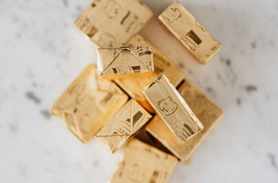 Cubos sazonadores caseros para hacer caldo de pollo y sopas