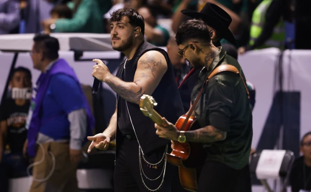 Grupo Frontera cantando en el medio tiempo del partido amistoso México vs Ghana, estadio Cuauhtémoc, Puebla. Foto: Carlos Mejía / EL UNIVERSAL