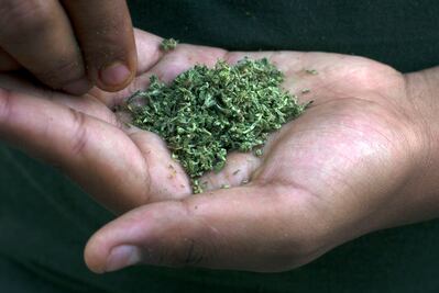 Detienen a mujer por ingresar droga a Santa Martha