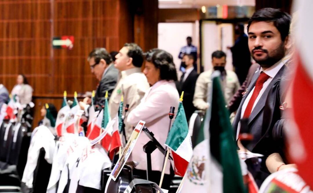 El diputado del PRI, Carlos Aysa, anunció su voto a favor de la reforma eléctrica. Foto: Especial