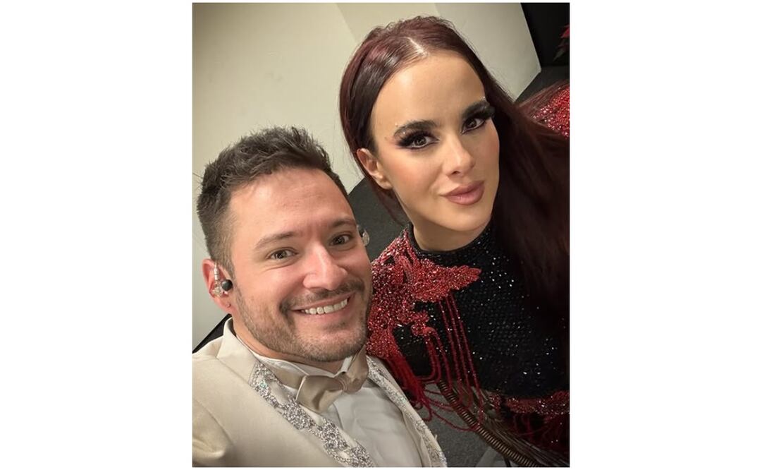 Luis Eduardo Chávez, vocalista de La Sonora Santanera, le da la bienvenida a Gala Montes.