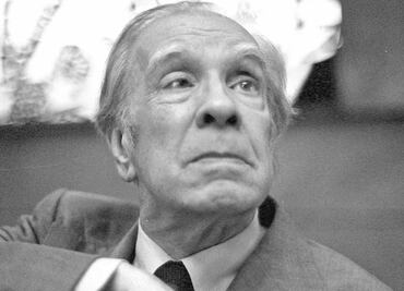 Familiar de Jorge Luis Borges pide trasladar los restos del escritor de Ginebra a Buenos Aires
