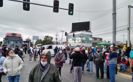 Bloquean calles de Ecatepec para exigir apertura de bares y restaurantes ante Covid-19