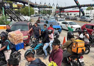 CNTE toma gasolineras en Chiapas y entrega combustible gratis a conductores; insisten en la derogación de la Ley del ISSSTE