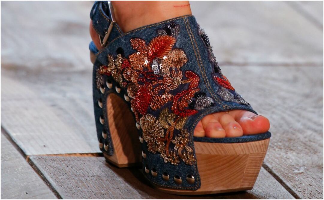 Peep toes de cuña. Alexander McQueen 