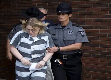 Dan 2 años de prisión a mujer que ayudó a prófugos en NY